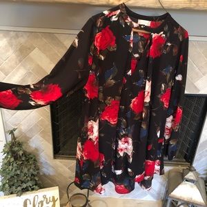 Altar’d State oversized floral key-hole blouse - M